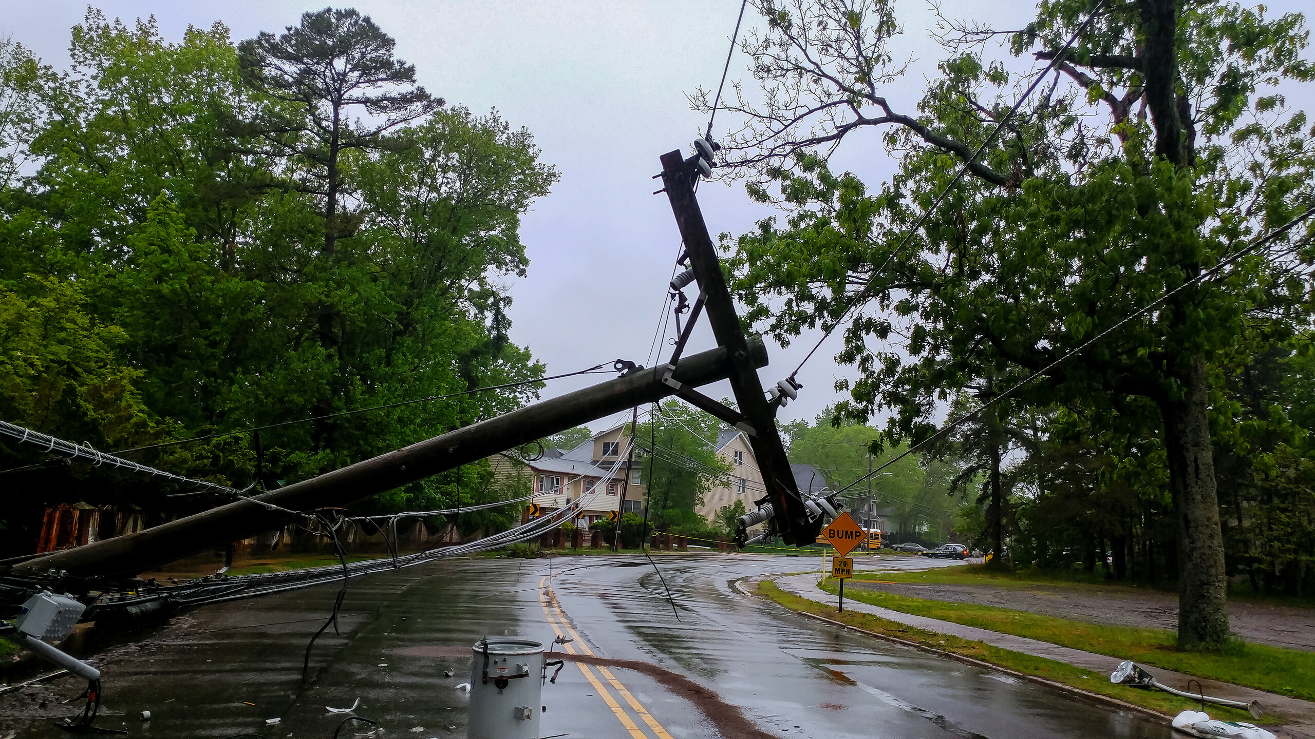 edmonton-restoration-services-wind-storms-delnor-restoration